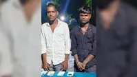 बेगूसराय: चकिया पुलिस ने दो शातिरों को खदेड़कर पकड़ा, चोरी-छिनतई के मोबाइल बरामद