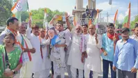 छात्रों पर लाठीचार्ज के विरोध में कांग्रेस का बक्सर में प्रदर्शन, PM मोदी का फूंका पुतला
