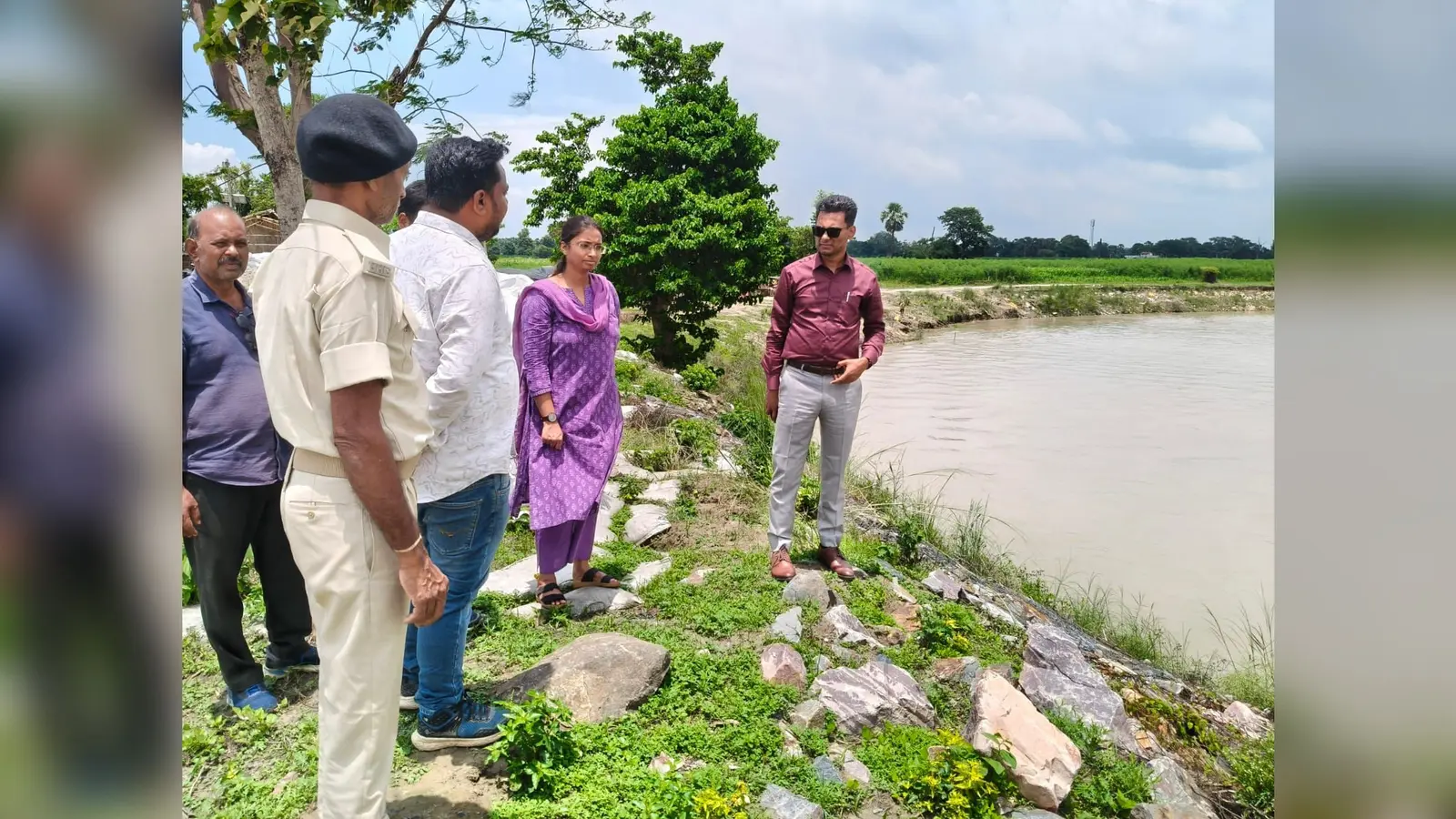 सदर एसडीओ ने बाढ़ प्रभावित क्षेत्रो का लिया जायजा | Prabhat Khabar Network सदर एसडीओ ने बाढ़ प्रभावित क्षेत्रो का लिया जायजा | Prabhat Khabar Network