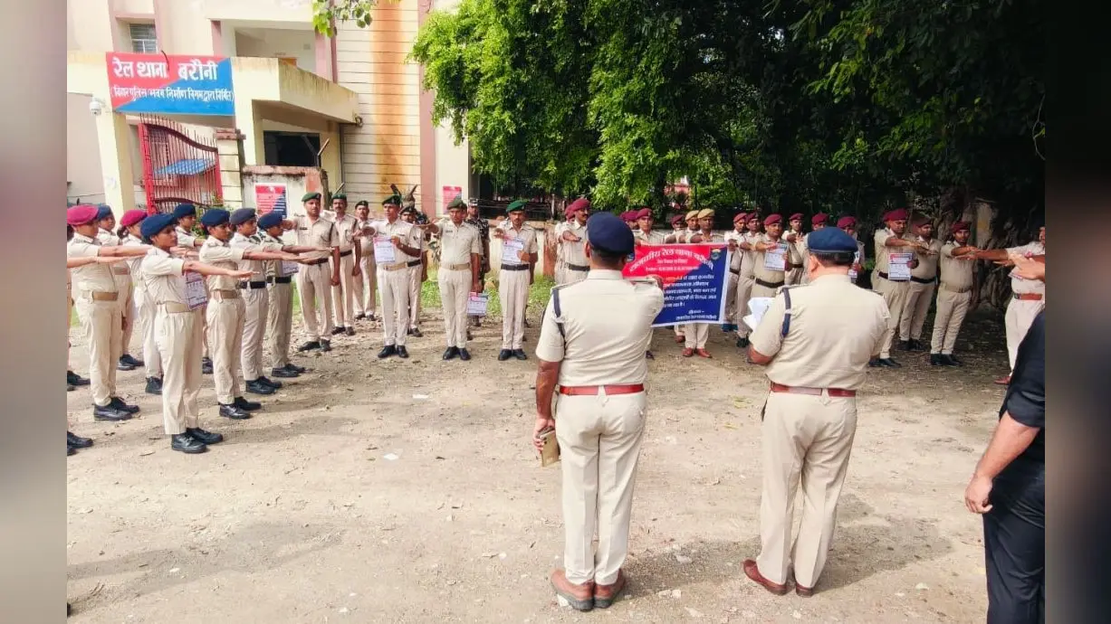 बाल श्रम एवं मानव तस्करी की रोकथाम के लिए रेल पुलिस ने चलाया जागरूकता अभियान | Prabhat Khabar Network बाल श्रम एवं मानव तस्करी की रोकथाम के लिए रेल पुलिस ने चलाया जागरूकता अभियान | Prabhat Khabar Network