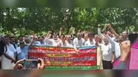 गया जी : 40 साल पुरानी मांगों को लेकर शिक्षक-शिक्षकेतर कर्मचारी सड़क पर, विधान पार्षद को सौंपा ज्ञापन