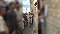 कुशेश्वरस्थान: महिषौत हत्याकांड के तीन फरार आरोपियों के घर इश्तेहार चस्पा