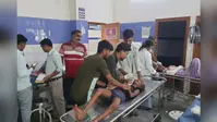 मैनाटांड़ में पानी पटाने के विवाद में दो पक्ष भिड़े, छह घायलों का अस्पताल में इलाज