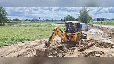 बसमता गांव में सती नदी की अतिक्रमित भूमि पर चला बुलडोजर, जल निकासी हुई बहाल
