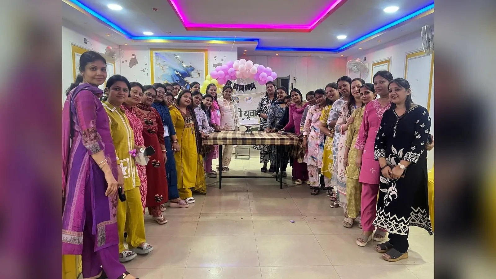 फोटो फाइल 22 आर-8 कार्यक्रम में शामिल शाखा के पदाधिकारी व सदस्य | Prabhat Khabar Network फोटो फाइल 22 आर-8 कार्यक्रम में शामिल शाखा के पदाधिकारी व सदस्य | Prabhat Khabar Network