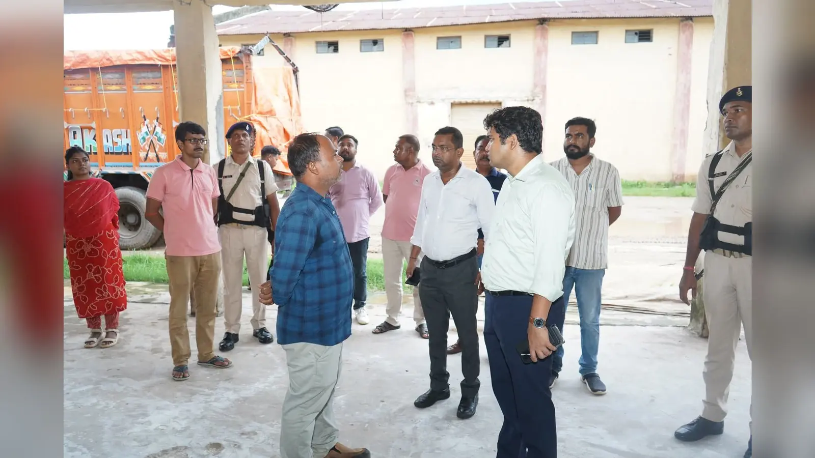 तसवीर 22सीबीएस 59: निरीक्षण के बाद दिशा-निर्देश देते उपायुक् | Prabhat Khabar Network तसवीर 22सीबीएस 59: निरीक्षण के बाद दिशा-निर्देश देते उपायुक् | Prabhat Khabar Network