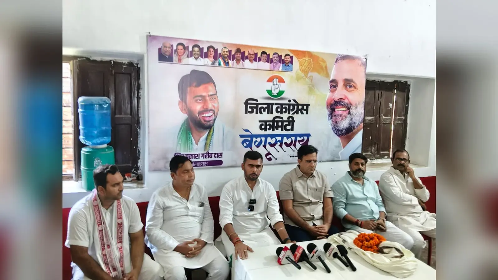 प्रेस को संबोधित करते कांग्रेस नेता | Prabhat Khabar Network प्रेस को संबोधित करते कांग्रेस नेता | Prabhat Khabar Network