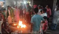 गया जी : छात्रों के समर्थन में टिकारी में विरोध मार्च, शिक्षा व्यवस्था में सुधार की उठी मांग
