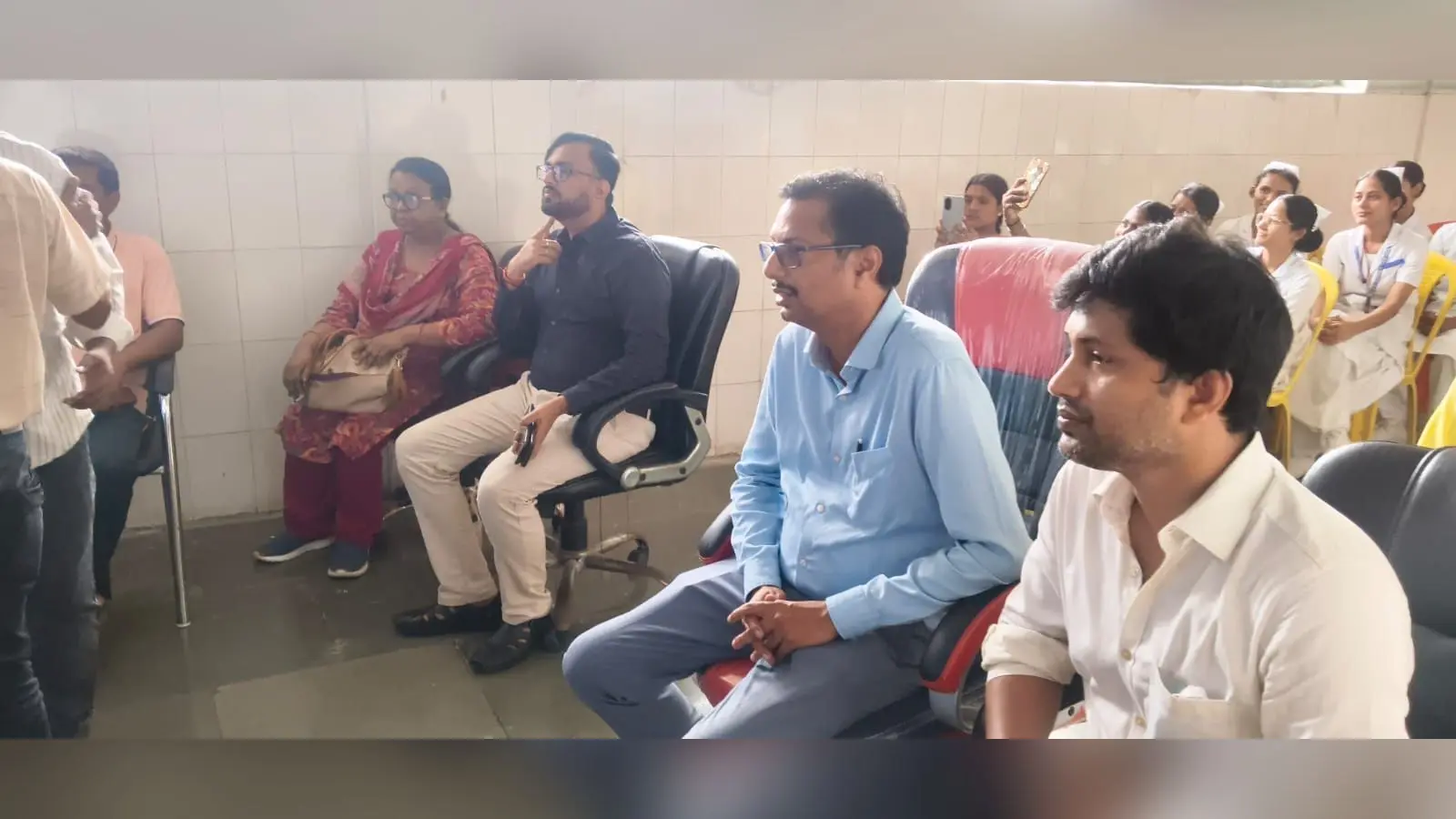 उदघाटन कार्यक्रम में शामिल पद्धि | Prabhat Khabar Network उदघाटन कार्यक्रम में शामिल पद्धि | Prabhat Khabar Network