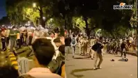 जंतर-मंतर पर प्रदर्शनकारियों की पत्थरबाजी, जवाब में पुलिस का लाठीचार्ज, आंसू गैस के गोले दागे