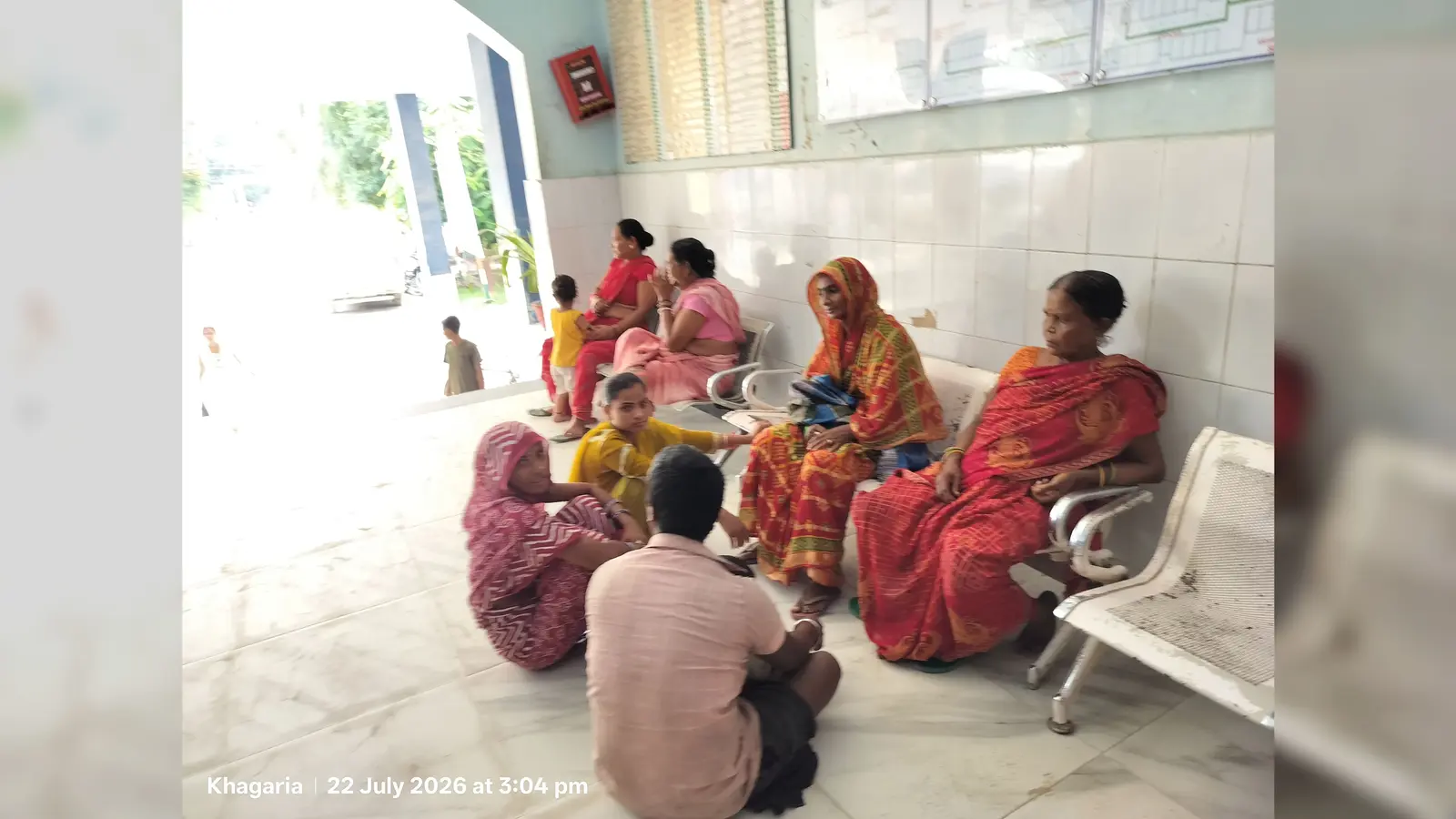 फोटो-38कैप्सन-इंतजार में बैठे मरीज. | Prabhat Khabar Network फोटो-38कैप्सन-इंतजार में बैठे मरीज. | Prabhat Khabar Network