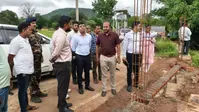 गोला प्रखंड में विकास योजनाओं व जनहित सेवाओं का DC ऋतुराज ने जायजा