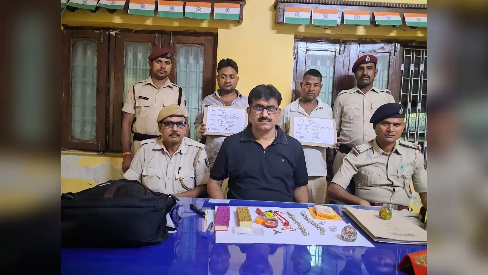 चोर व चोरी के सामान के साथ रेल पुलिस | Prabhat Khabar Network चोर व चोरी के सामान के साथ रेल पुलिस | Prabhat Khabar Network