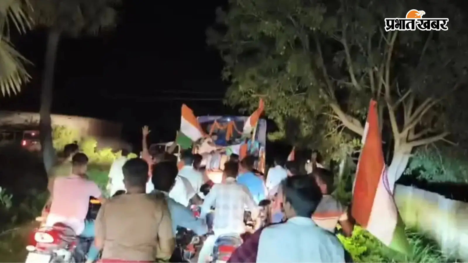 अंतिम विदाई में गूंजे देशभक्ति के नारे अंतिम विदाई में गूंजे देशभक्ति के नारे