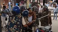 पटना यूनिवर्सिटी के बाहर NEET छात्रों का प्रदर्शन, पुलिस ने खदेड़ा, कई छात्रों को लिया हिरासत में