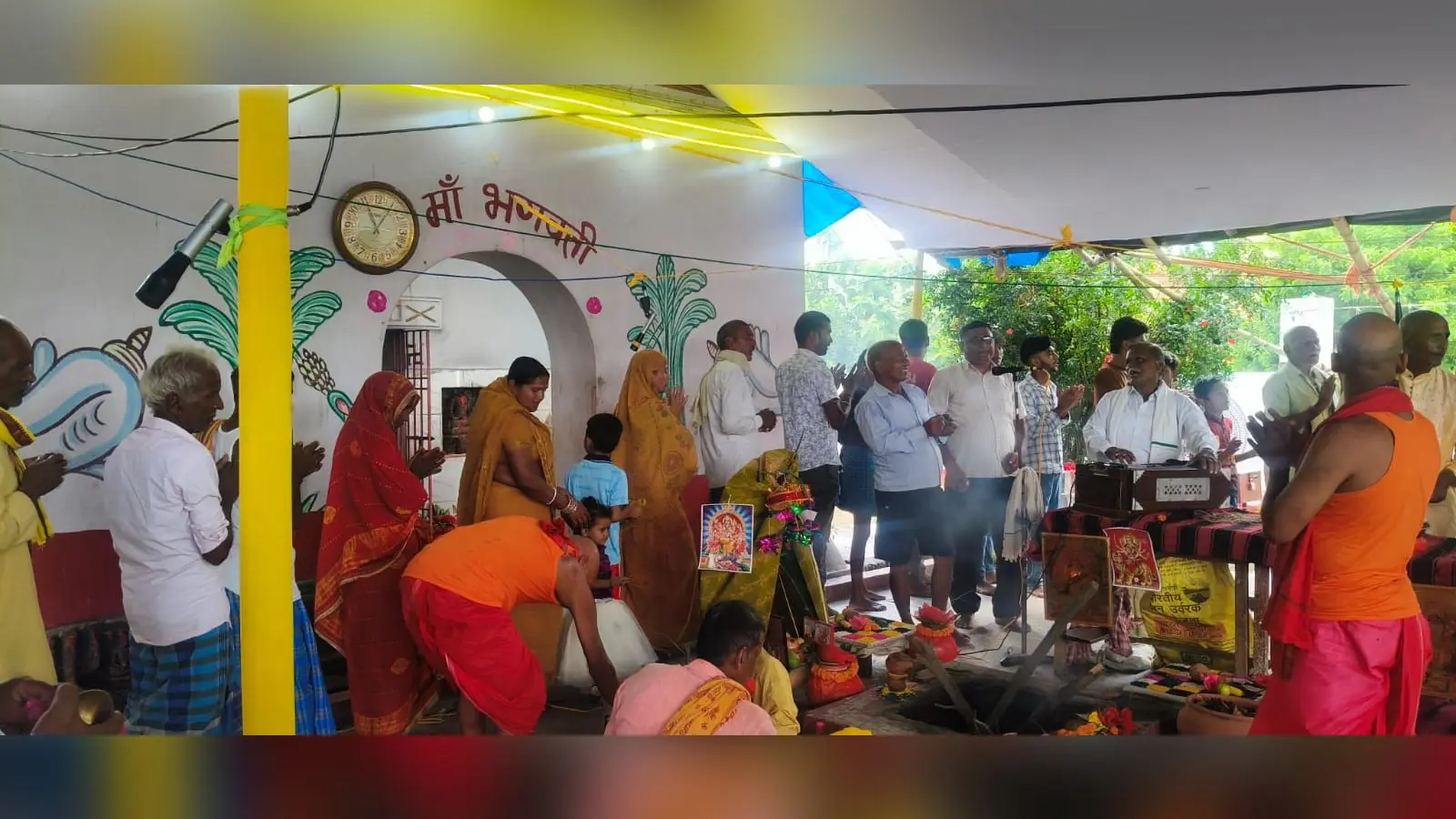 मकनपुर में 24 घंटे का अखंड कीर्तन शुरू, भक्ति रस में सराबोर हुए श्रद्धालु | Prabhat Khabar Network मकनपुर में 24 घंटे का अखंड कीर्तन शुरू, भक्ति रस में सराबोर हुए श्रद्धालु | Prabhat Khabar Network