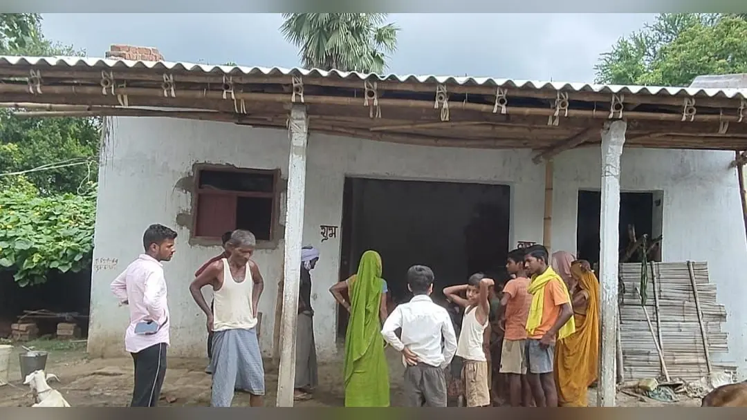 फोटो -सहरसा- घटना के बाद जमा लोग | Prabhat Khabar Network फोटो -सहरसा- घटना के बाद जमा लोग | Prabhat Khabar Network