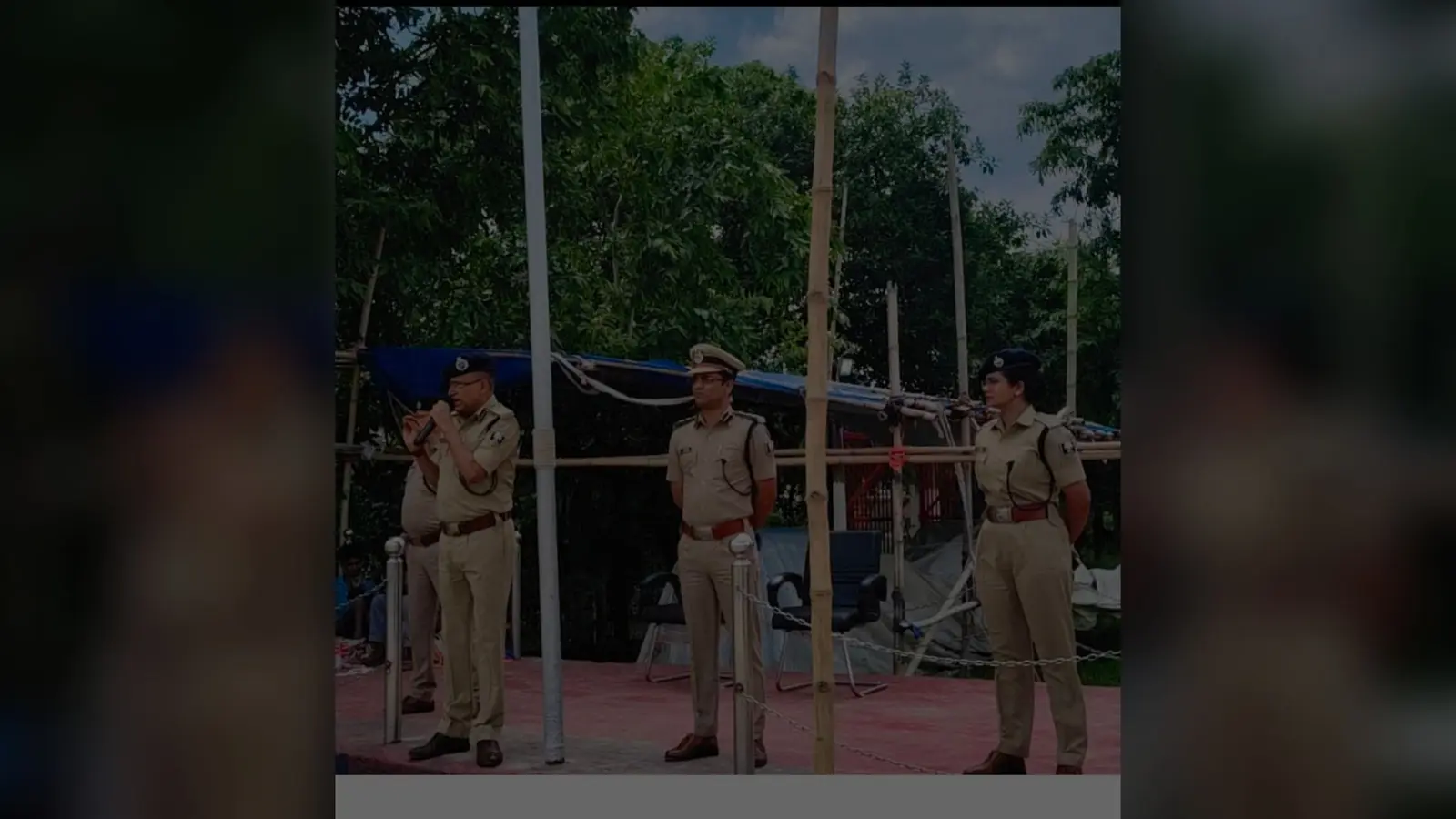 निर्देश देते डीआईजी, एसएसपी, ग्रामीण एसपी | Prabhat Khabar Network निर्देश देते डीआईजी, एसएसपी, ग्रामीण एसपी | Prabhat Khabar Network