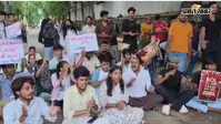 पटना सहित पूरे बिहार में आज भी छात्रों का प्रदर्शन जारी, तस्वीरों में देखें पूरी घटनाक्रम