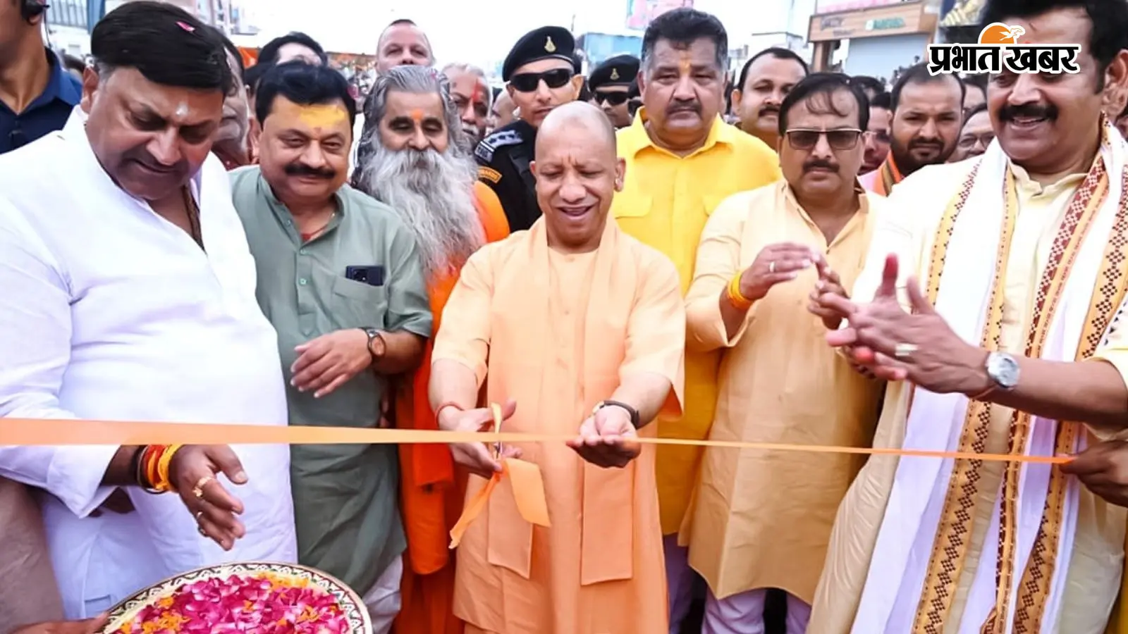 गोरखपुर को मिली 995 करोड़ की सौगात गोरखपुर को मिली 995 करोड़ की सौगात