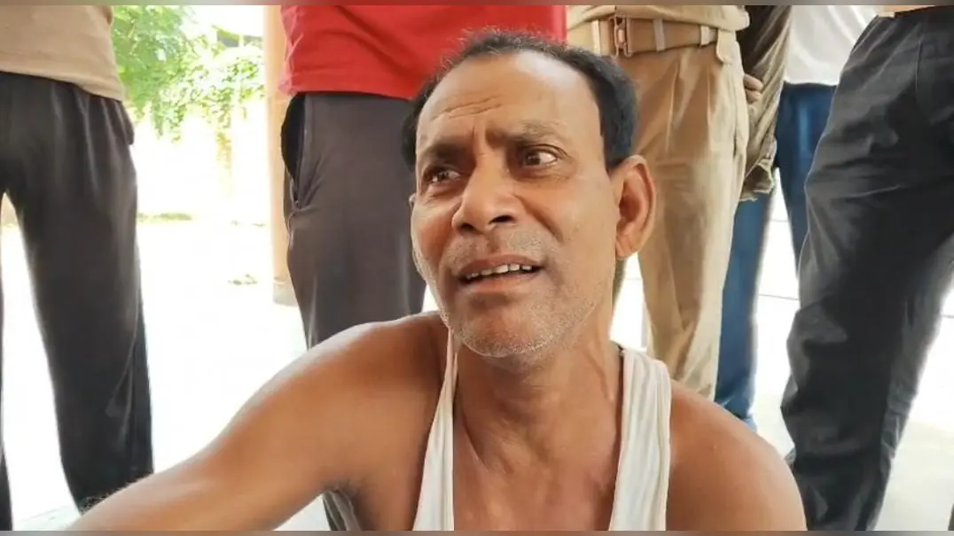 अस्पताल में बिलखते पिता | Prabhat Khabar Network अस्पताल में बिलखते पिता | Prabhat Khabar Network