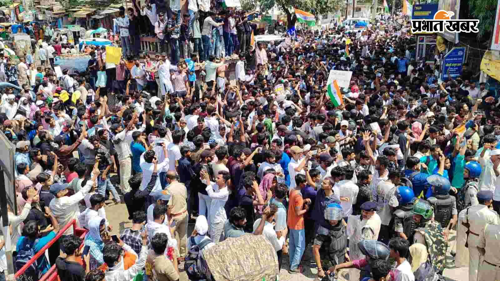 दरभंगा में छात्रों का प्रदर्शन, फोटो- प्रभात खबर दरभंगा में छात्रों का प्रदर्शन, फोटो- प्रभात खबर
