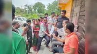 चनपटिया में छह दिन बाद खत्म हुई सफाई कर्मियों की हड़ताल, नगर में शुरू हुआ विशेष सफाई अभियान