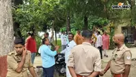 रोटी पर संग्राम, अयोध्या में भाजपा कार्यकर्ताओं के बीच चले लात-घूंसे, दो पक्षों में भारी मारपीट