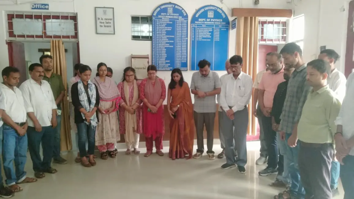शोकसभा में शामिल विभागाध्यक्ष, प्राध्यापक व कर्मचारी | Prabhat Khabar Network शोकसभा में शामिल विभागाध्यक्ष, प्राध्यापक व कर्मचारी | Prabhat Khabar Network