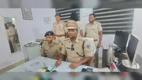 सोशल मीडिया पर हथियार लहराने वाला युवक गिरफ्तार, दो देशी कट्टा बरामद