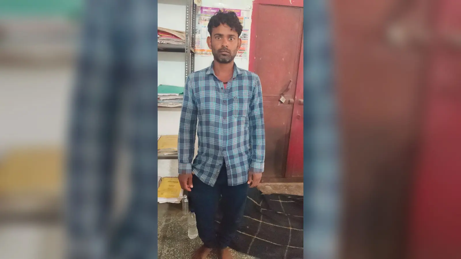शराब के साथ गिरफ्तार युवक | Prabhat Khabar Network शराब के साथ गिरफ्तार युवक | Prabhat Khabar Network