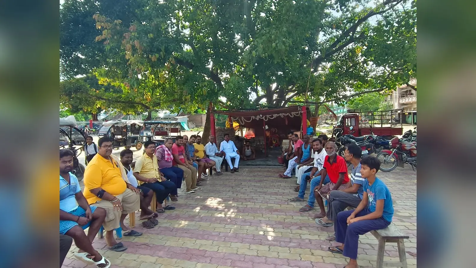 फोटो संख्या : 10 बैठक में मौजूद लोग | Prabhat Khabar Network फोटो संख्या : 10 बैठक में मौजूद लोग | Prabhat Khabar Network