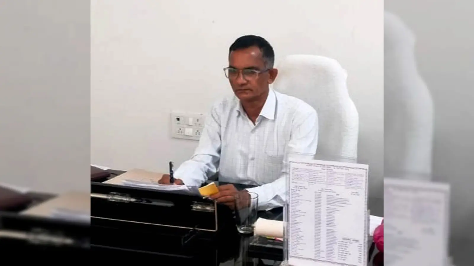 फोटो कैप्शन : जिला स्तरीय खेल प्रतियोगिता एवं कार्यशाला की जानकारी देते उपाधीक्षक शारीरिक शिक्षा | Prabhat Khabar Network फोटो कैप्शन : जिला स्तरीय खेल प्रतियोगिता एवं कार्यशाला की जानकारी देते उपाधीक्षक शारीरिक शिक्षा | Prabhat Khabar Network