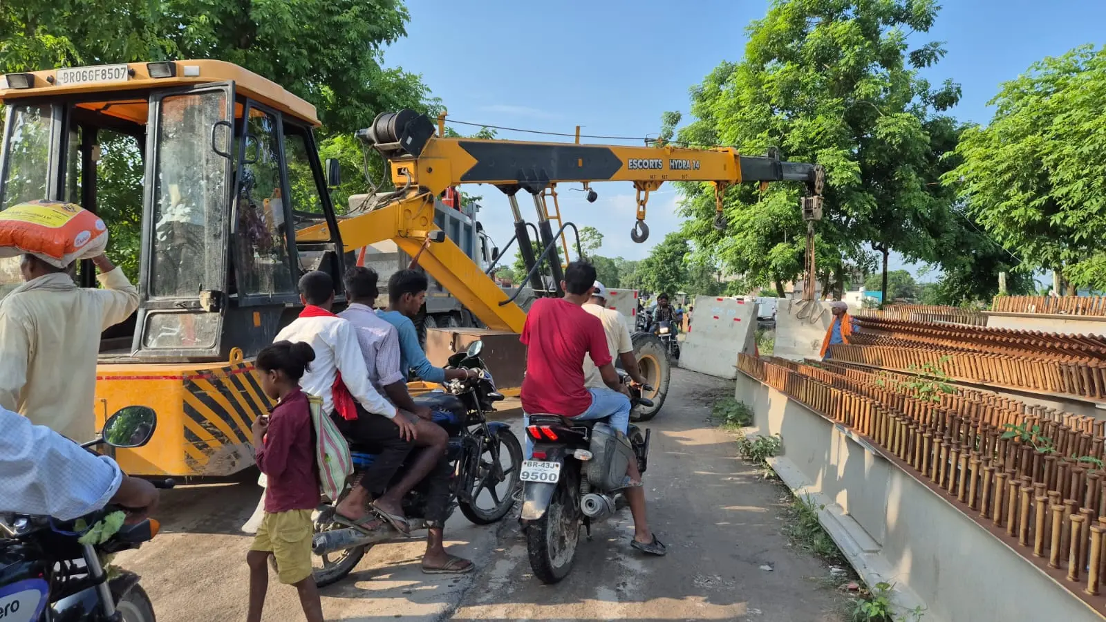 रेल ओवर ब्रिज निर्माण कार्य को लेकर न 231 मीरगंज रेलवे ढाला को अवरोध किया गया दो पहिया वाहनों का जारी | Prabhat Khabar Network रेल ओवर ब्रिज निर्माण कार्य को लेकर न 231 मीरगंज रेलवे ढाला को अवरोध किया गया दो पहिया वाहनों का जारी | Prabhat Khabar Network