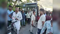बगहा-लौरिया एनएच पर बस की टक्कर से बाइक सवार दो लोग घायल, चालक मौके से फरार