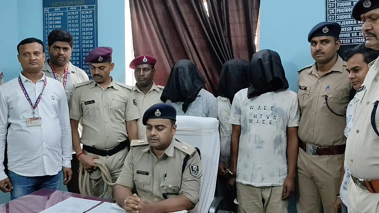 फोटो- पटना में प्रेस वार्ता करते रेल एसपी | Prabhat Khabar Network फोटो- पटना में प्रेस वार्ता करते रेल एसपी | Prabhat Khabar Network