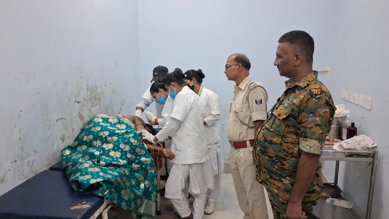 फोटो नं 110. सदर अस्पताल में भर्ती घायल महिला. | Prabhat Khabar Network फोटो नं 110. सदर अस्पताल में भर्ती घायल महिला. | Prabhat Khabar Network