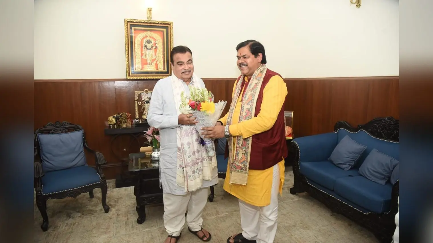 फोटो नं 12- केंद्रीय मंत्री नितिन गड़करी से अपनी बातें रखते शिक्षा मंत्री | Prabhat Khabar Network फोटो नं 12- केंद्रीय मंत्री नितिन गड़करी से अपनी बातें रखते शिक्षा मंत्री | Prabhat Khabar Network