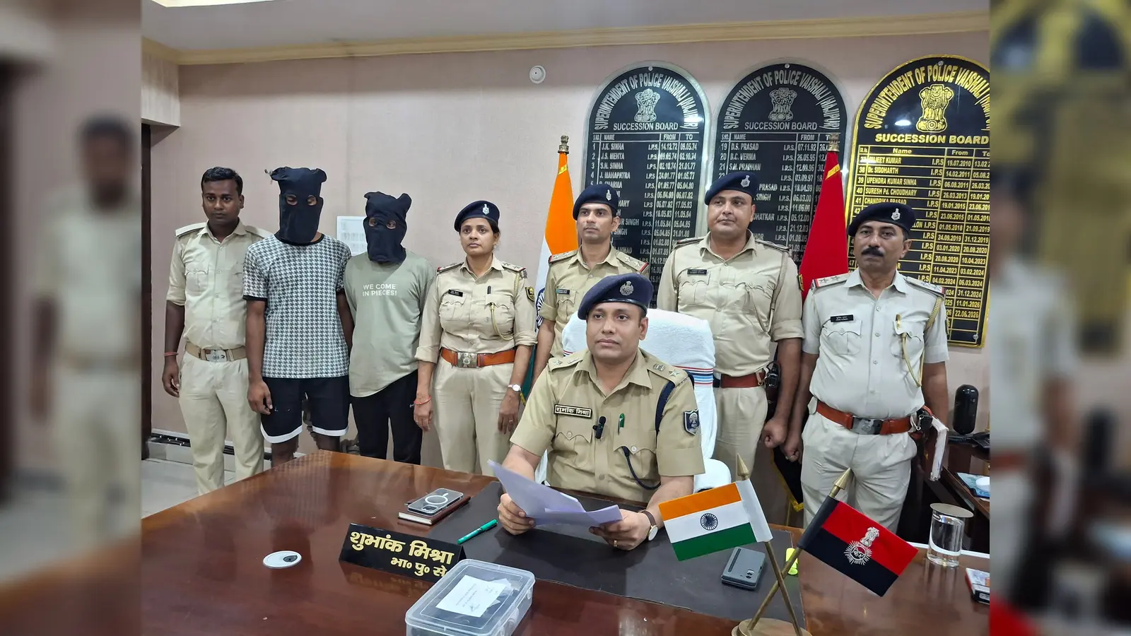 वैशाली एसपी मिडिया को जानकारी देते हुए | Prabhat Khabar Network वैशाली एसपी मिडिया को जानकारी देते हुए | Prabhat Khabar Network
