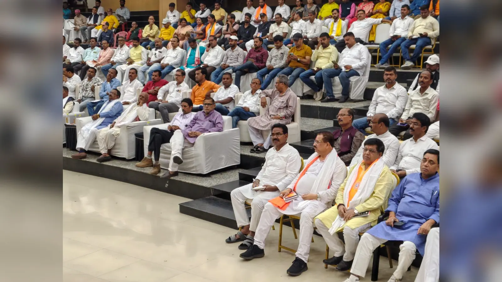 भाजपा के प्रमंडलीय प्रवासी कार्यकर्ता कार्यक्रम में उपस्थित नेता | Prabhat Khabar Network भाजपा के प्रमंडलीय प्रवासी कार्यकर्ता कार्यक्रम में उपस्थित नेता | Prabhat Khabar Network