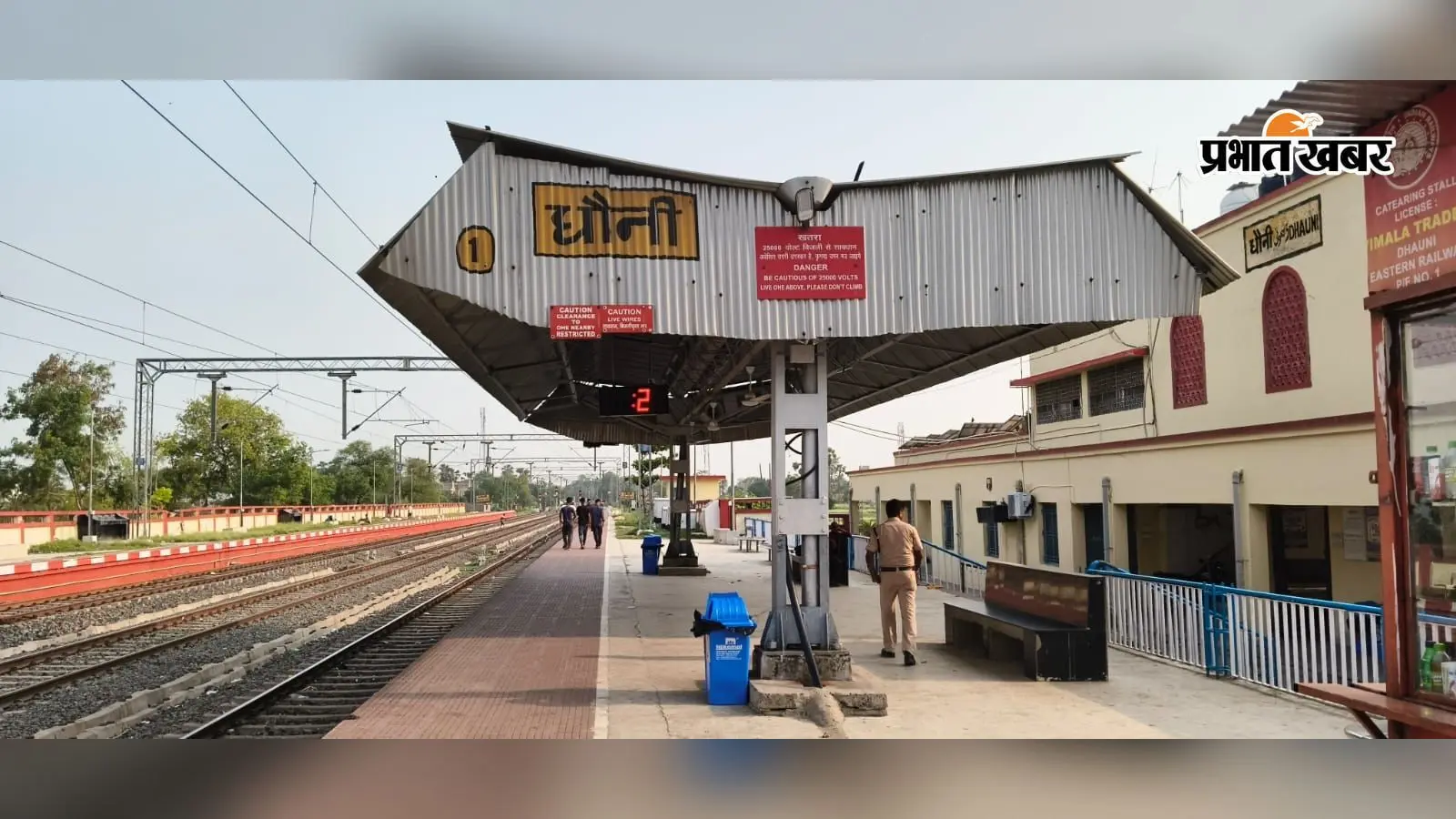एक ही ट्रैक पर रुकी दो ट्रेनें, हादसा टला एक ही ट्रैक पर रुकी दो ट्रेनें, हादसा टला