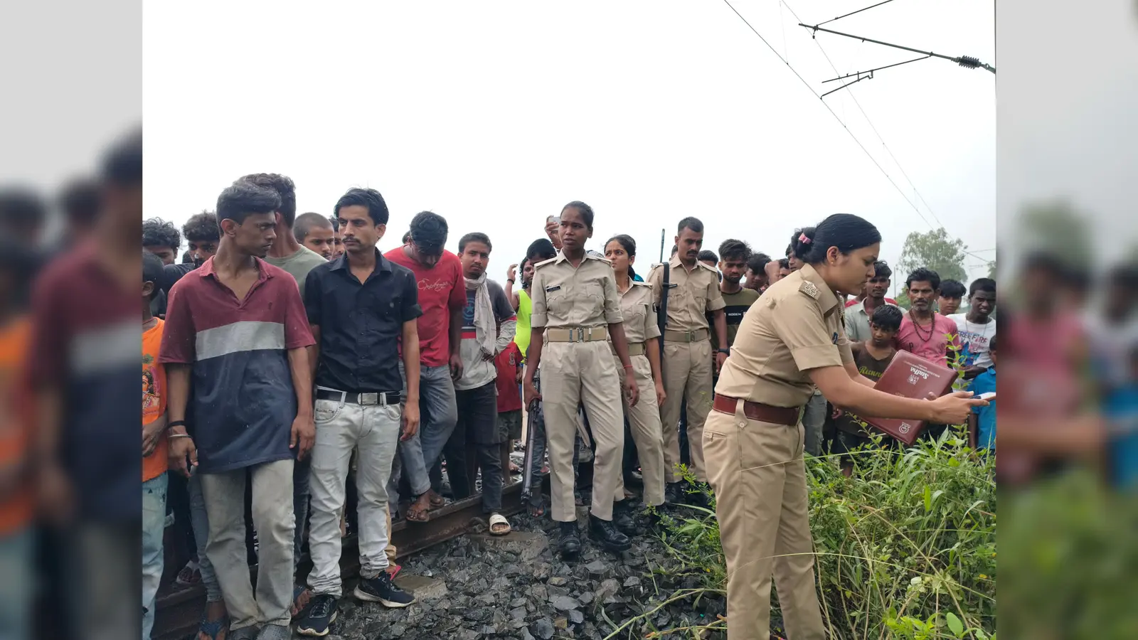 मौके पर पहुंची पुलिस. | Prabhat Khabar Network मौके पर पहुंची पुलिस. | Prabhat Khabar Network