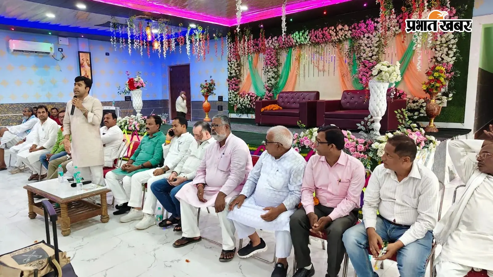 जनसंपर्क के दौरान शिक्षकों से मिले तिरहुत स्नातक निर्वाचन प्रत्याशी, किया समर्थन की अपील जनसंपर्क के दौरान शिक्षकों से मिले तिरहुत स्नातक निर्वाचन प्रत्याशी, किया समर्थन की अपील