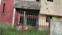 दो करोड़ की लागत से बना कस्तूरबा छात्रावास 5 साल से बंद, बाउंड्री वॉल न होने से जर्जर हो रहा भवन