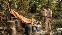 बगीचे में चल रही थी नकली शराब की मिनी फैक्ट्री, उत्पाद विभाग का धावा, तस्कर अंधेरे में फरार