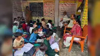 एक कमरा, पांच कक्षाएं और 65 बच्चे... डिजिटल इंडिया के दौर में समस्तीपुर का स्कूल बेहाल