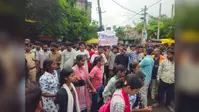 दिल्ली के जंतर-मंतर पर छात्रों पर कार्रवाई के विरोध में हवेली खड़गपुर में छात्रों ने निकाला आक्रोश मार्च