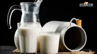 क्या आप भी दूध के साथ खाते हैं ये चीजें? आज ही बदल लें ये आदत
