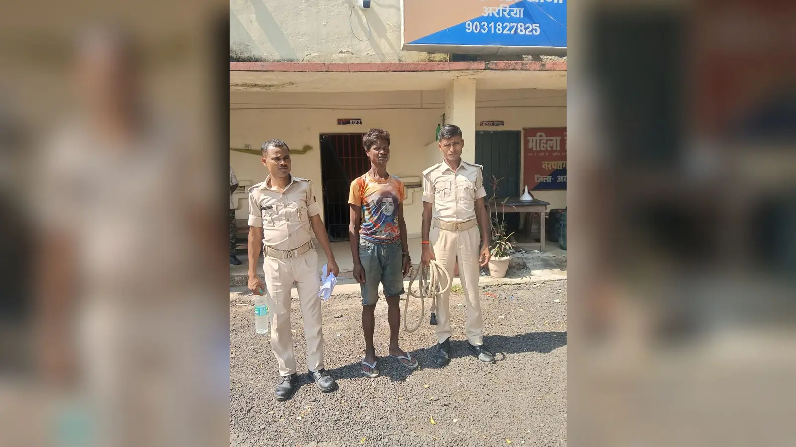 नरपतगंज पुलिस ने शराब बरामद मामले के नामजद एक आरोपी को किया गिरफ्तार | Prabhat Khabar Network नरपतगंज पुलिस ने शराब बरामद मामले के नामजद एक आरोपी को किया गिरफ्तार | Prabhat Khabar Network