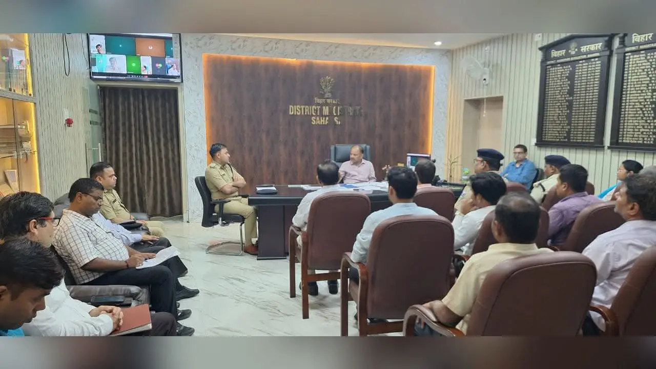 फोटो - सहरसा - बैठक करते डीएम व अन्य | Prabhat Khabar Network फोटो - सहरसा - बैठक करते डीएम व अन्य | Prabhat Khabar Network
